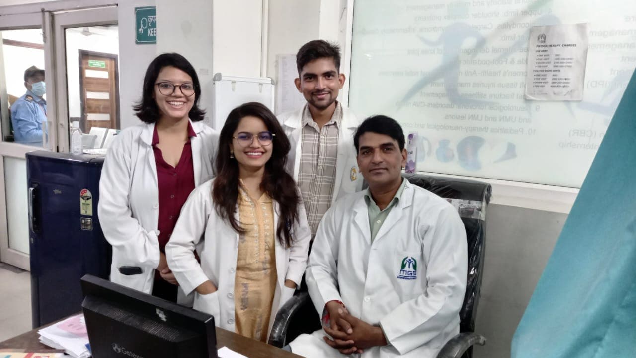 Dr. Sanjeev Pal Yadav with his physiotherapy team at MGS MASSH Hospital